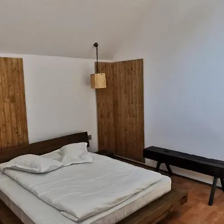 Kemping Pastravaria Zavoi Valea Danului